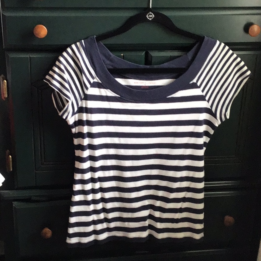New York & Company🦋Navy and white striped tee